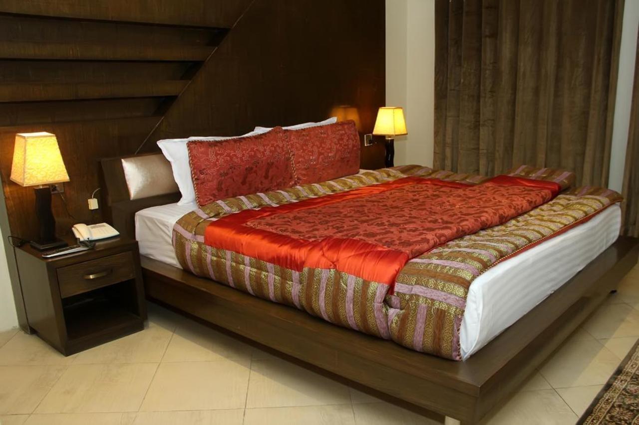 Bling Hotel International Multan Zewnętrze zdjęcie