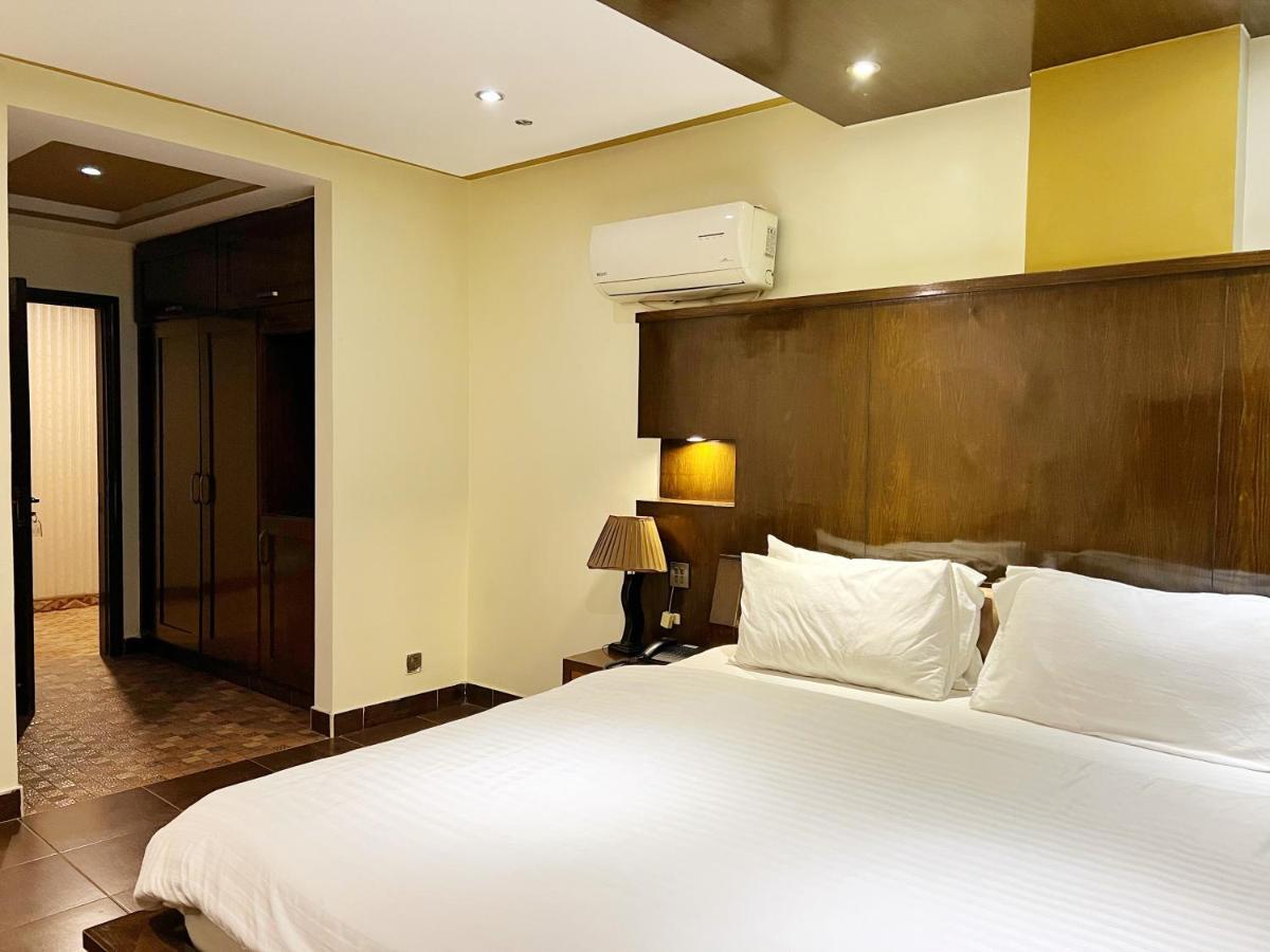 Bling Hotel International Multan Zewnętrze zdjęcie
