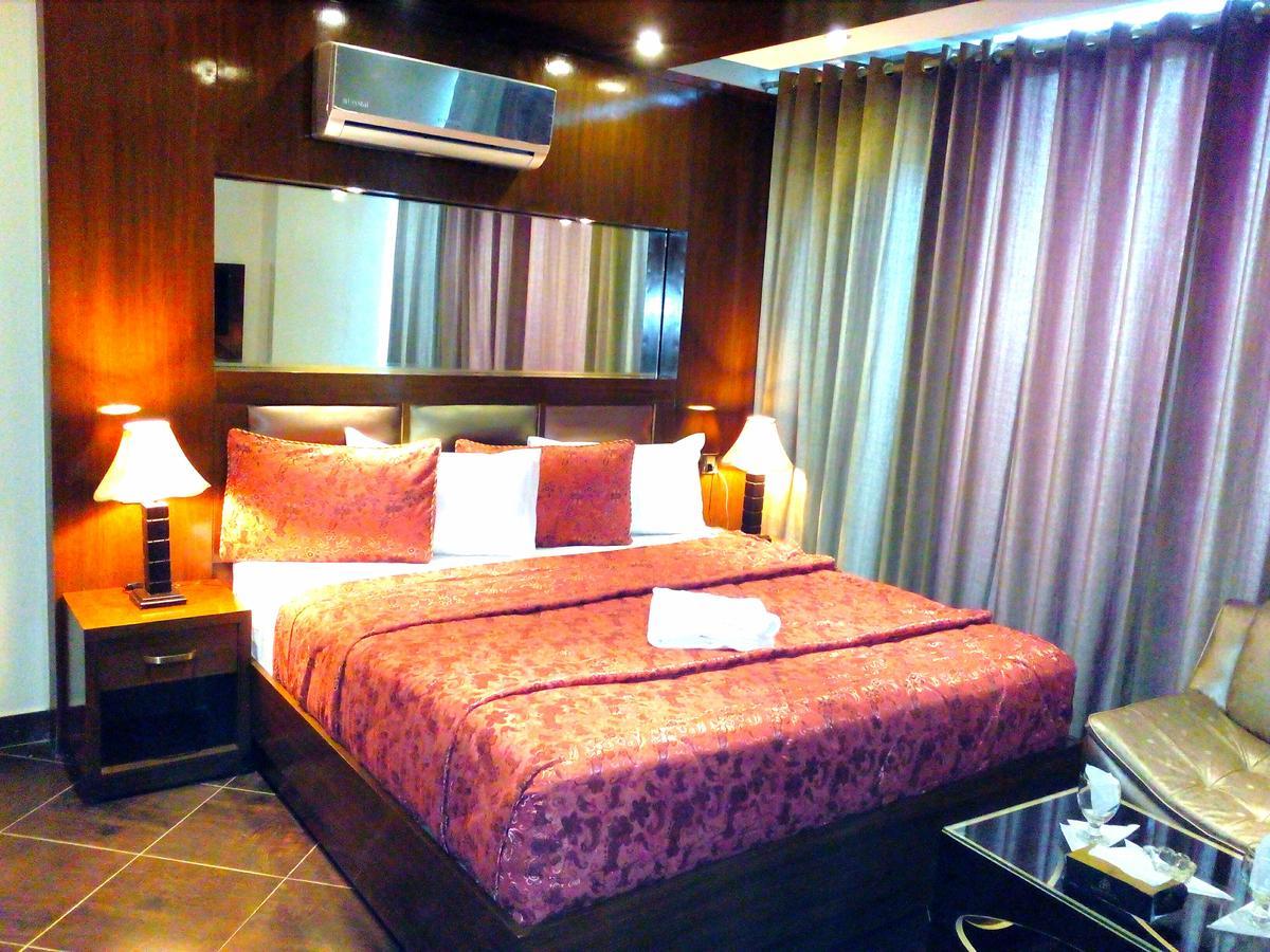 Bling Hotel International Multan Zewnętrze zdjęcie