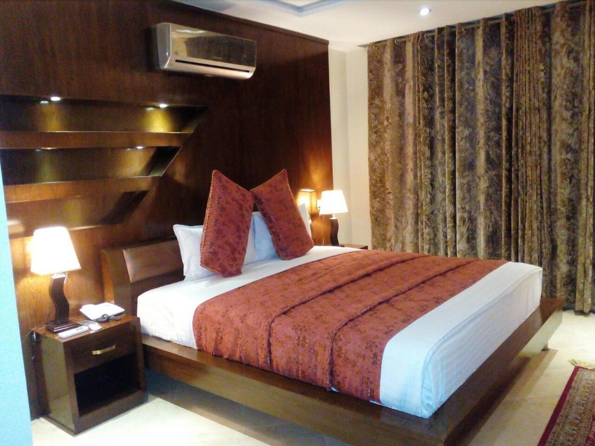 Bling Hotel International Multan Zewnętrze zdjęcie