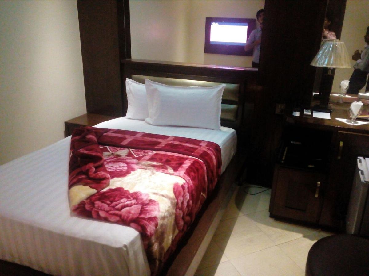 Bling Hotel International Multan Zewnętrze zdjęcie