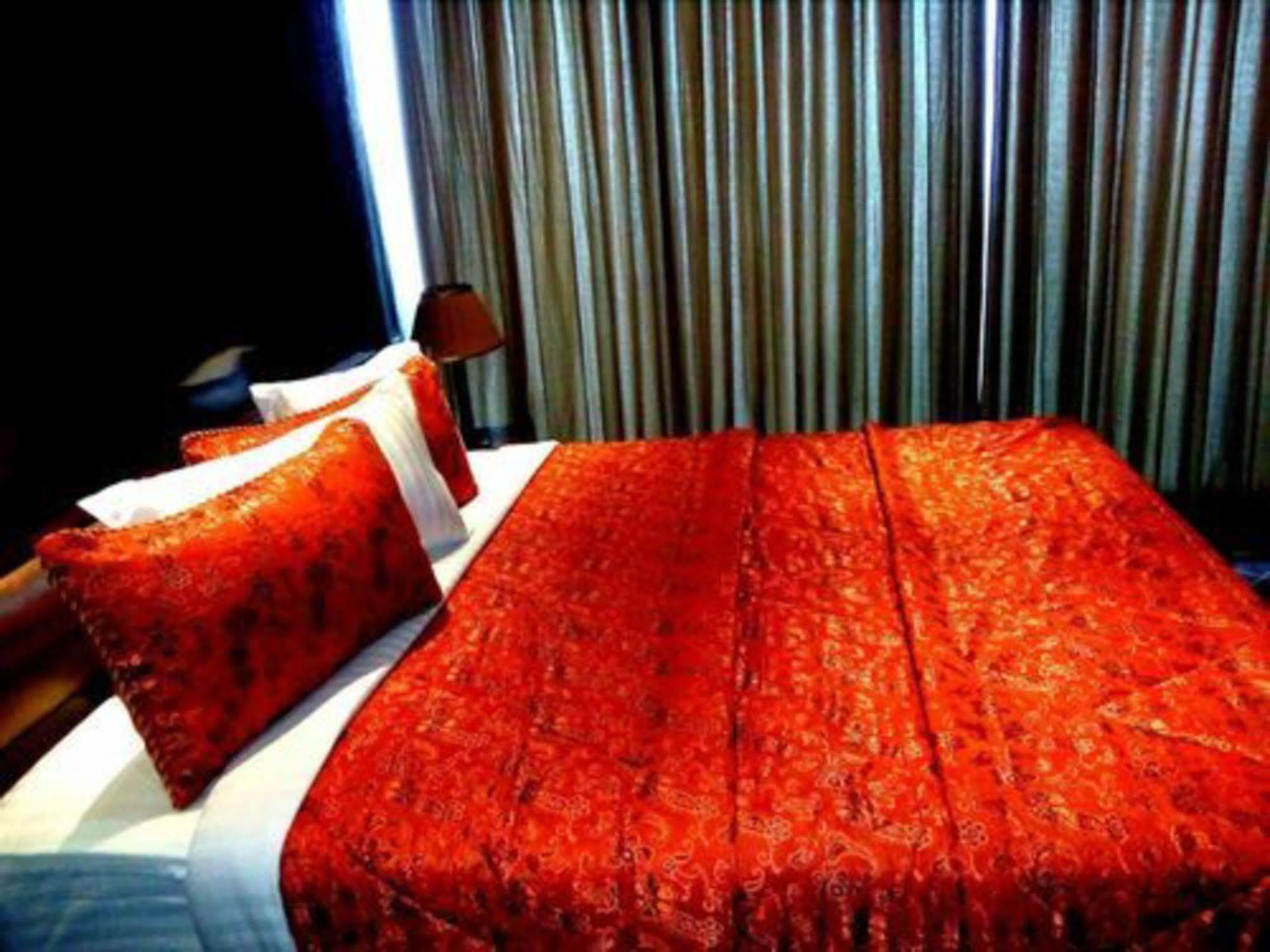 Bling Hotel International Multan Zewnętrze zdjęcie