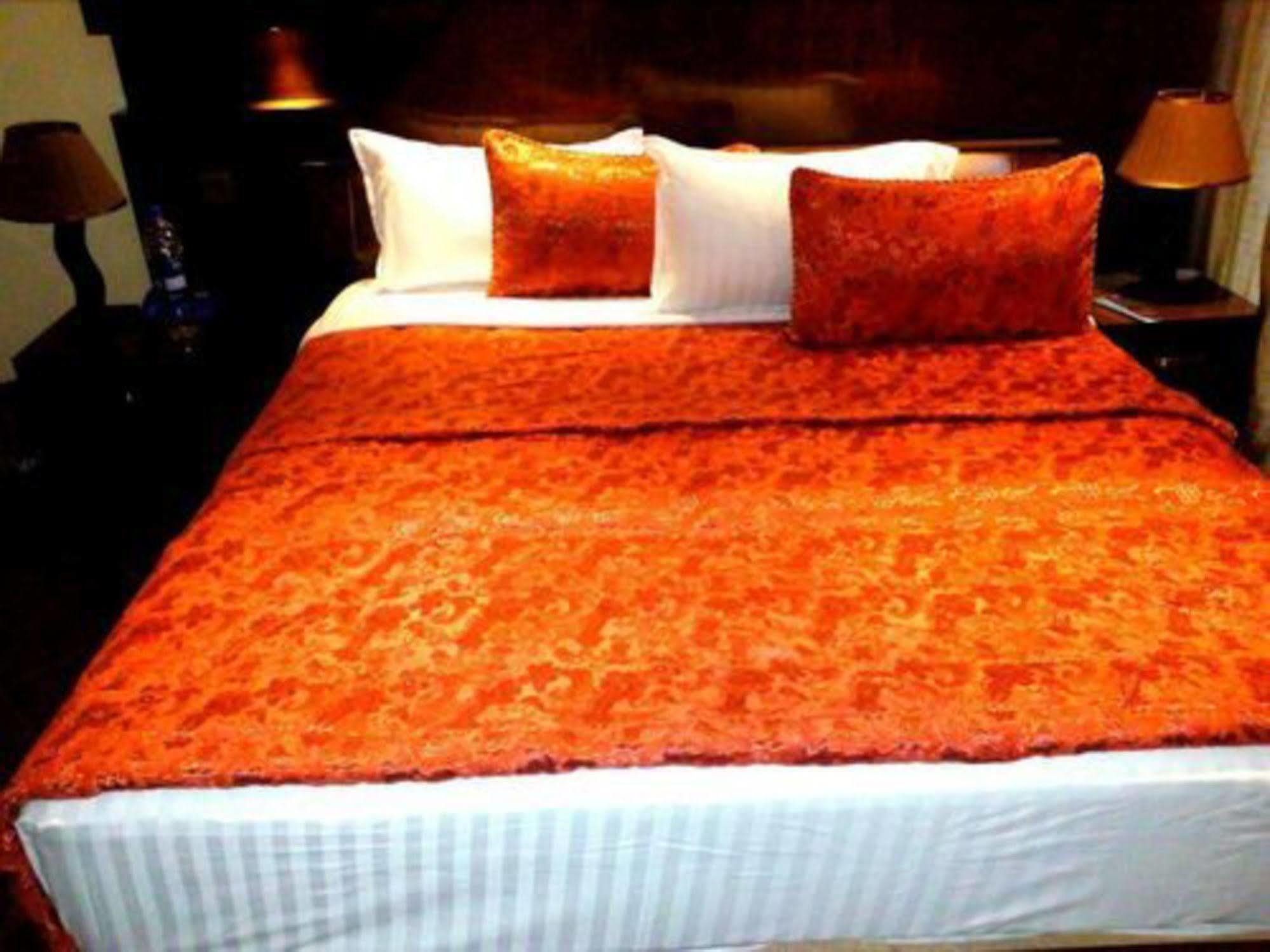 Bling Hotel International Multan Zewnętrze zdjęcie