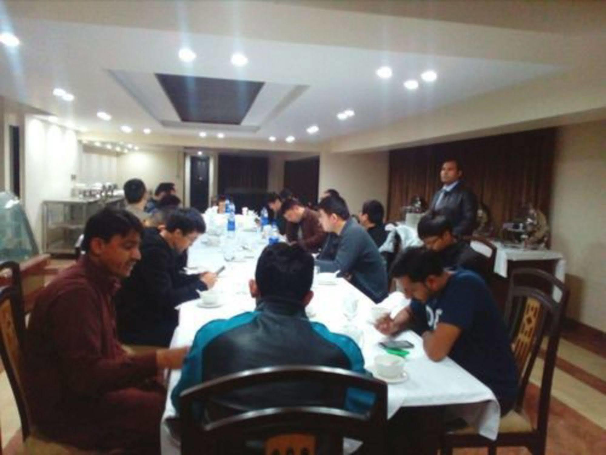 Bling Hotel International Multan Zewnętrze zdjęcie